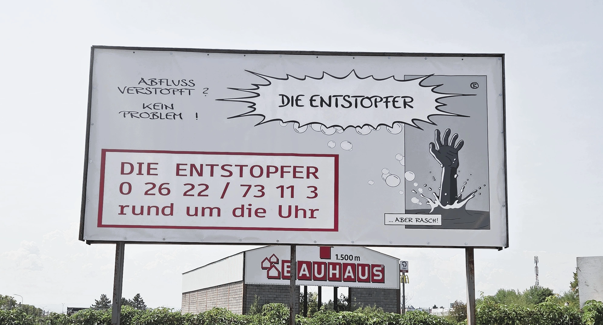 Bedrucktes Werbebanner mit Ösen